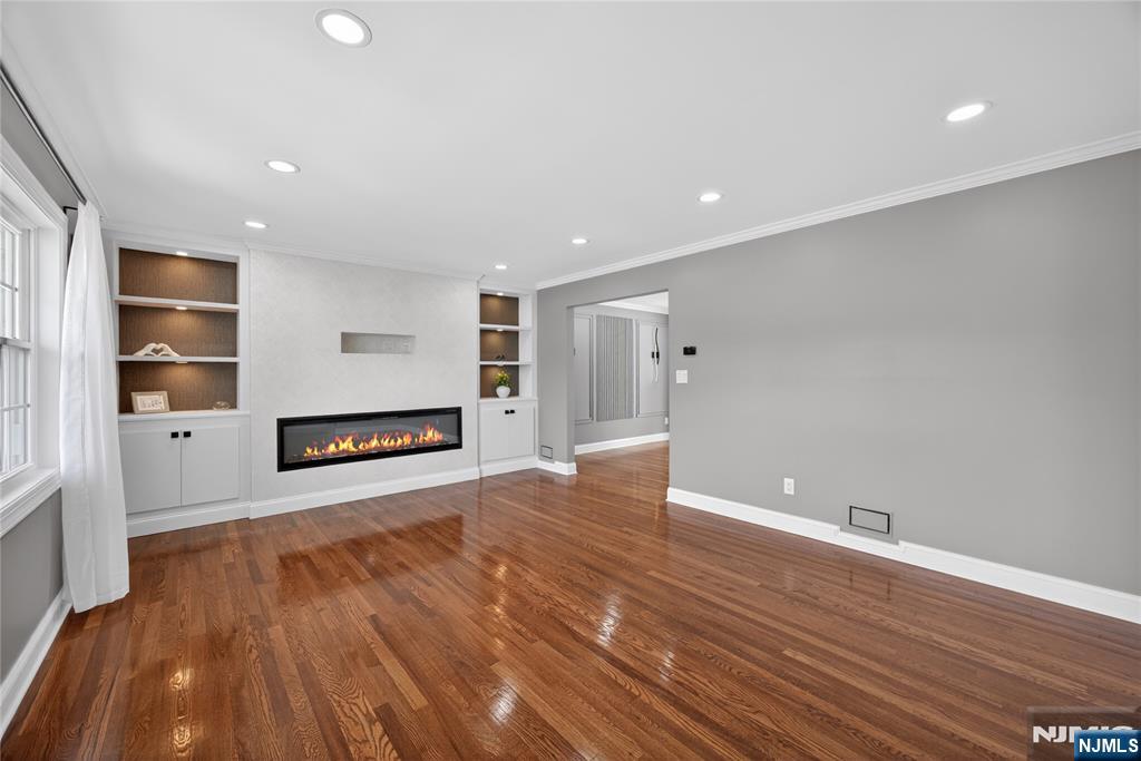 556 Princeton Street, New Milford, NJ 07646 Listing Photo  9