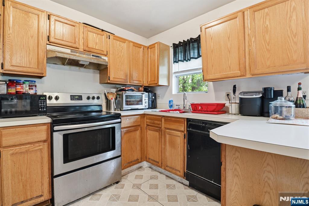 239-40 Th Street, #C0032, Irvington, NJ 07111 Listing Photo  5
