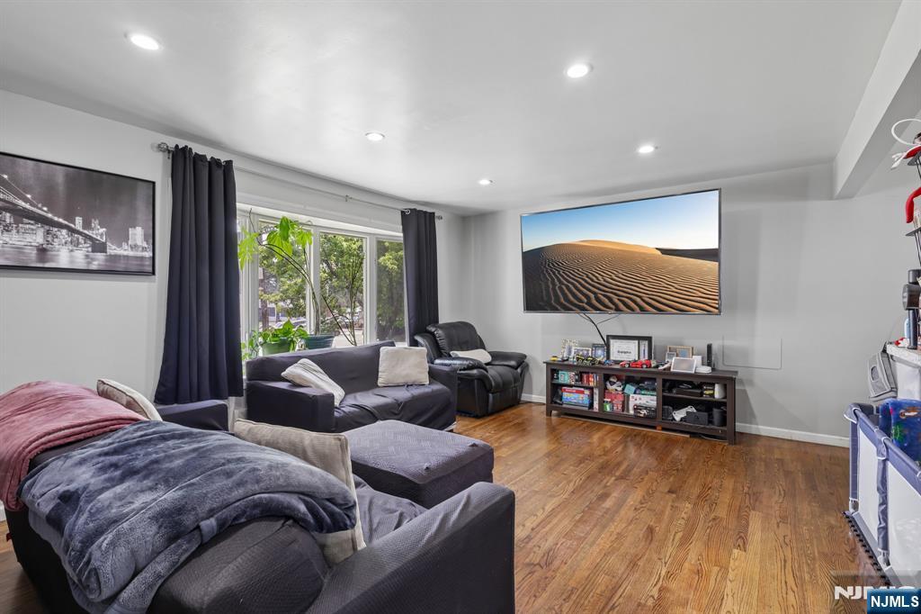 1 Franklin Pl, Hackensack, NJ 07601