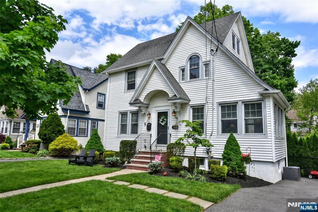 354 Demarest Avenue - Photo 2