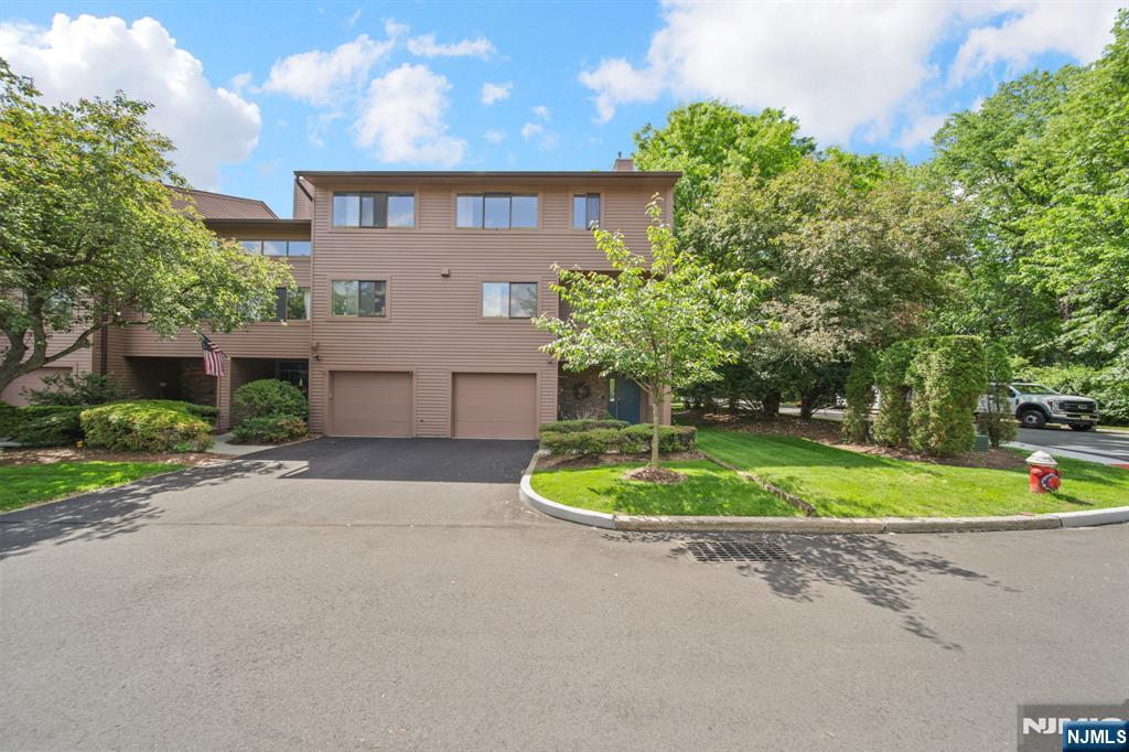 31 Berkeley Court 31D - Photo 3