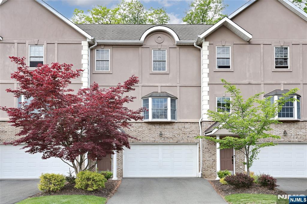 <p>Listings That Reflect Our Standards</p>