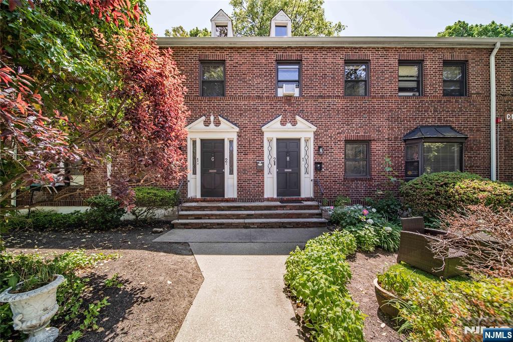 90 Tracey Place H-1 - Photo 1