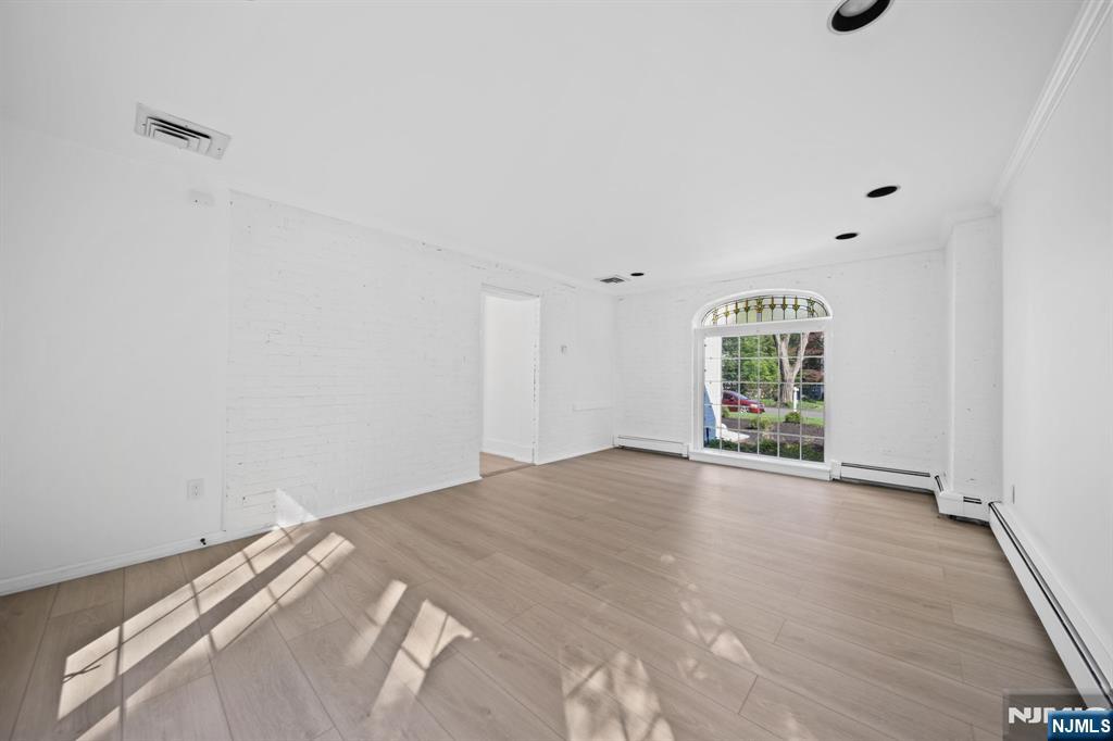 55 Forest Road — photo 11