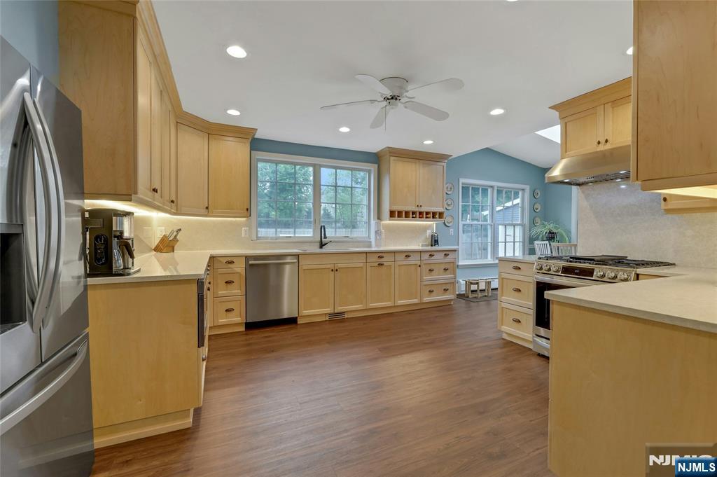 283 Summit Street — photo 14