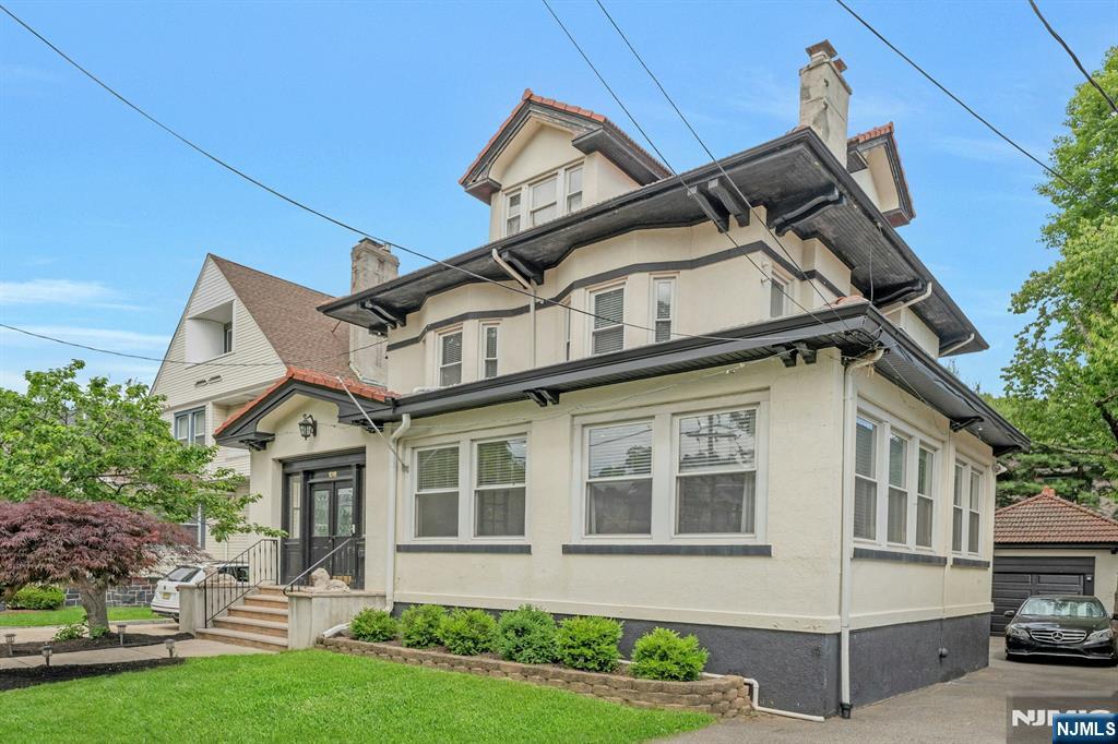 1016 Abbott Boulevard - Photo 1