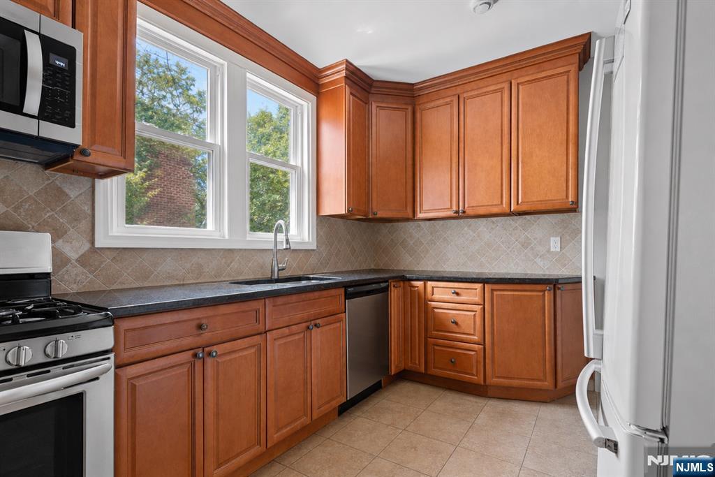 6119 Tyler Place, West New York, NJ 07093 Listing Photo  13