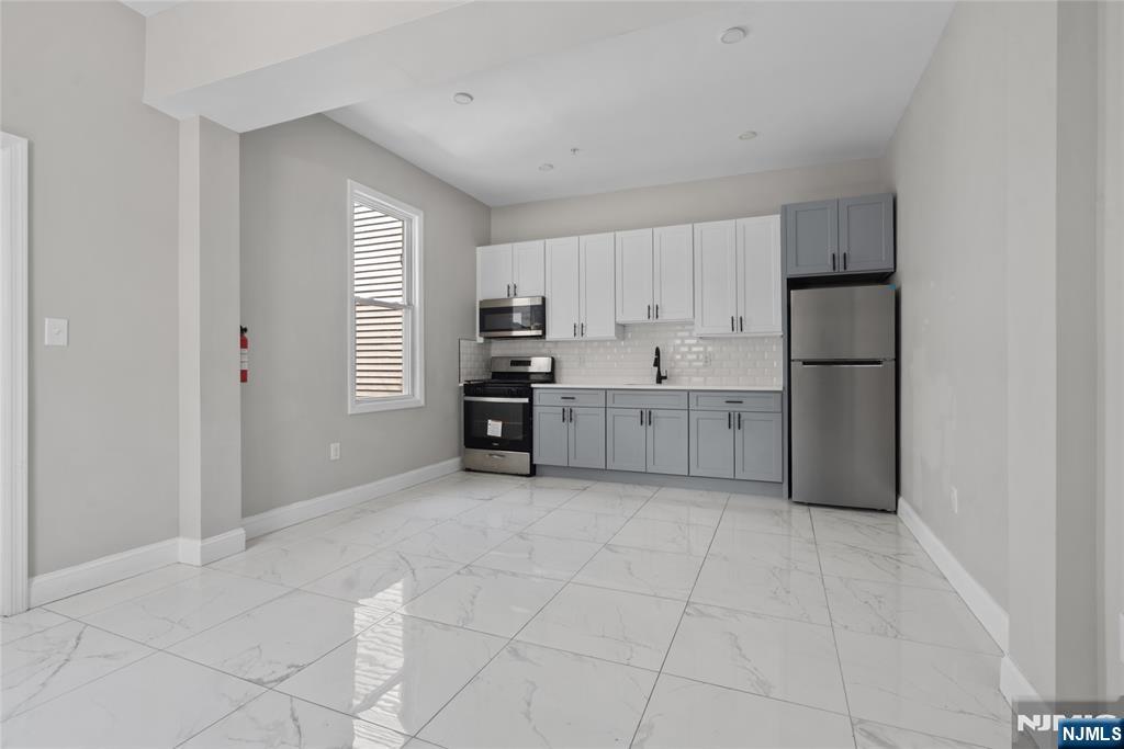 6119 Tyler Place, West New York, NJ 07093 Listing Photo  6