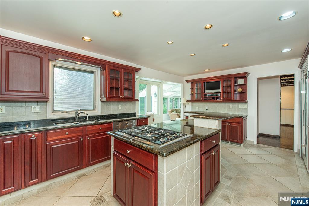 104 Shrewsbury Drive — photo 16