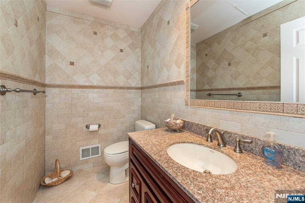 104 Shrewsbury Drive — photo 20