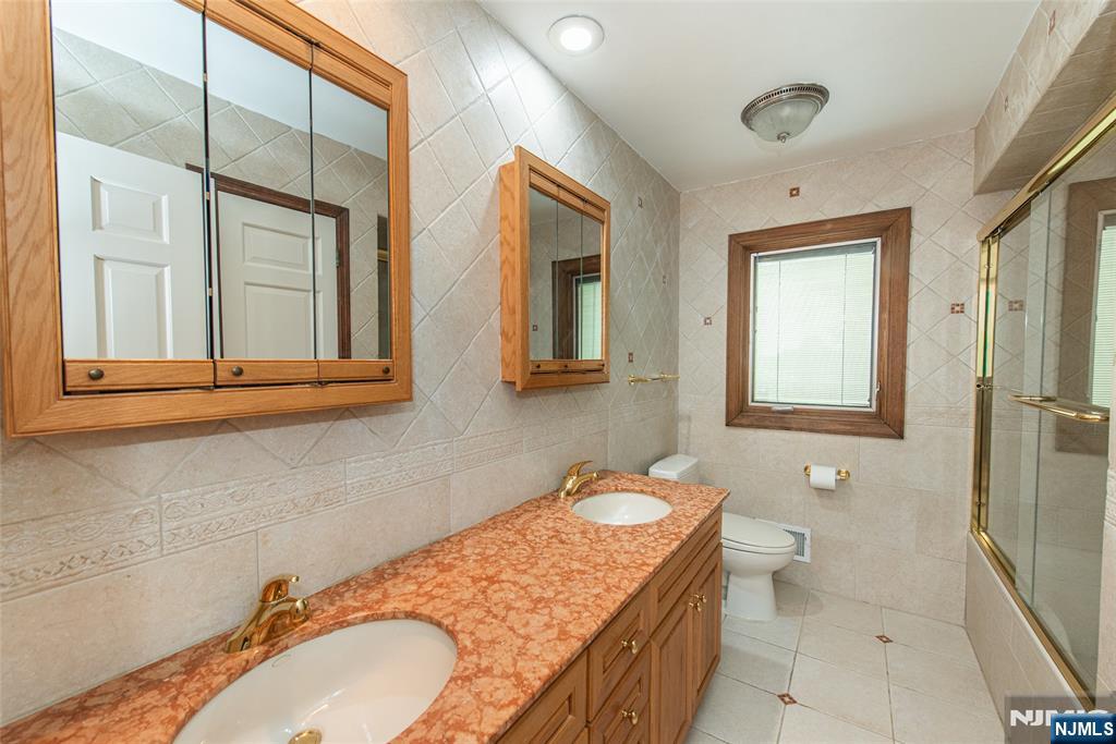 104 Shrewsbury Drive — photo 28