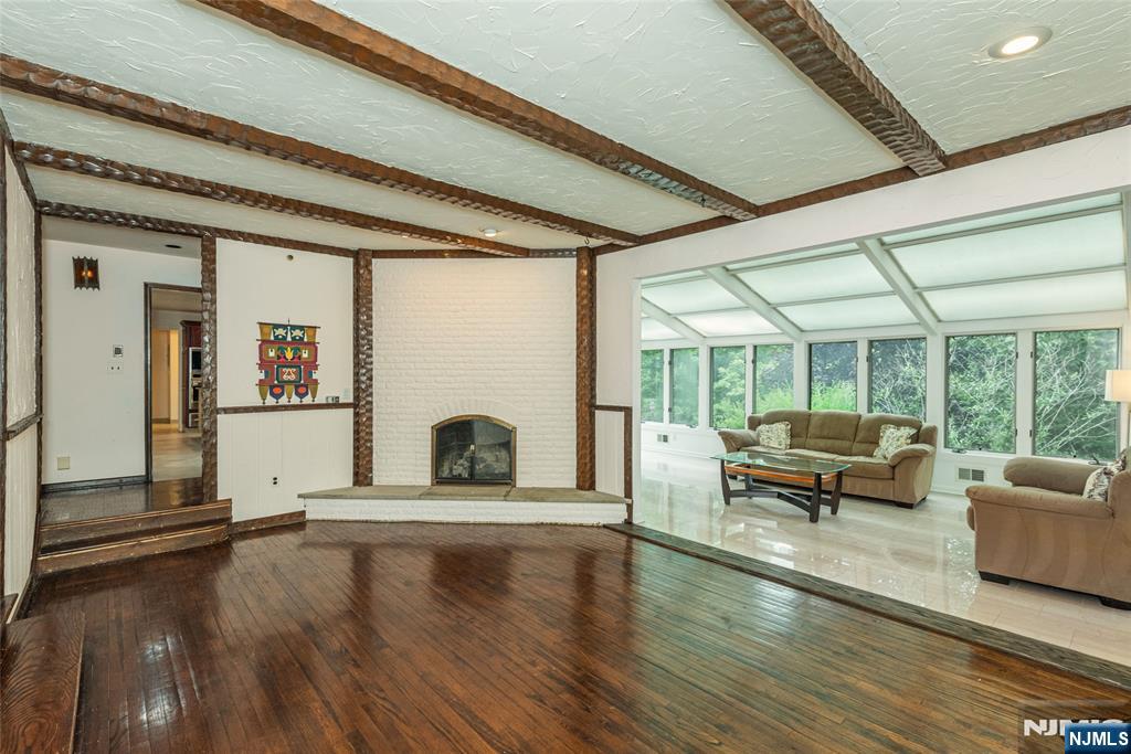 104 Shrewsbury Drive — photo 8