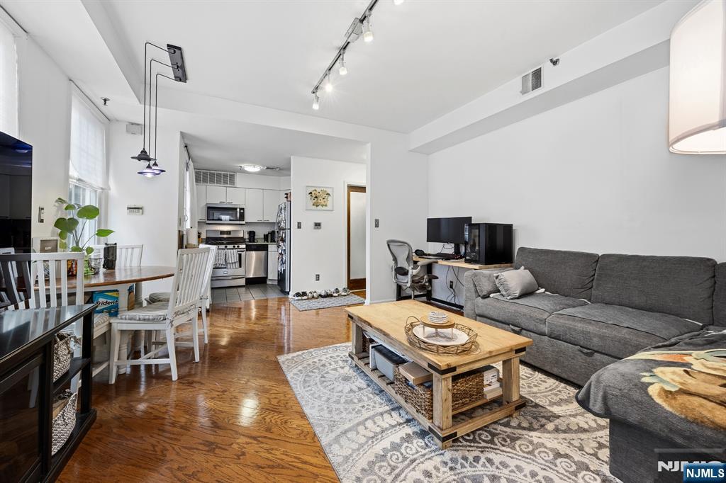 61 6th Street 1 - Photo 4