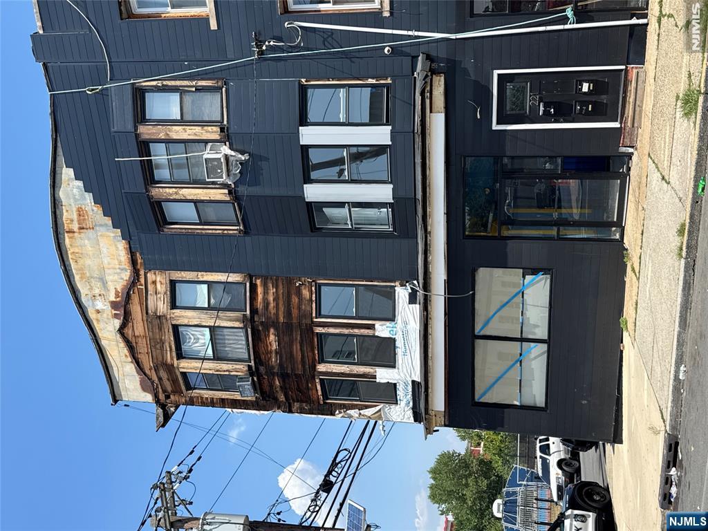 221 Sussex Avenue, Newark NJ — listing photo