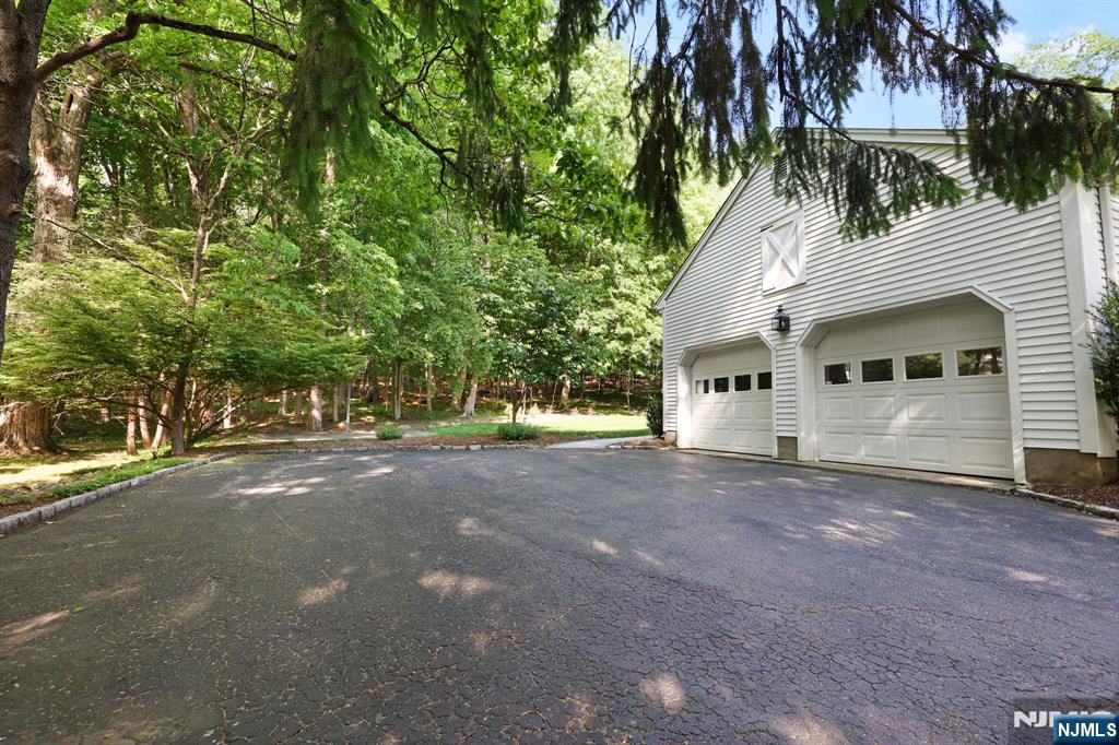 7 Pontiac Drive — photo 31