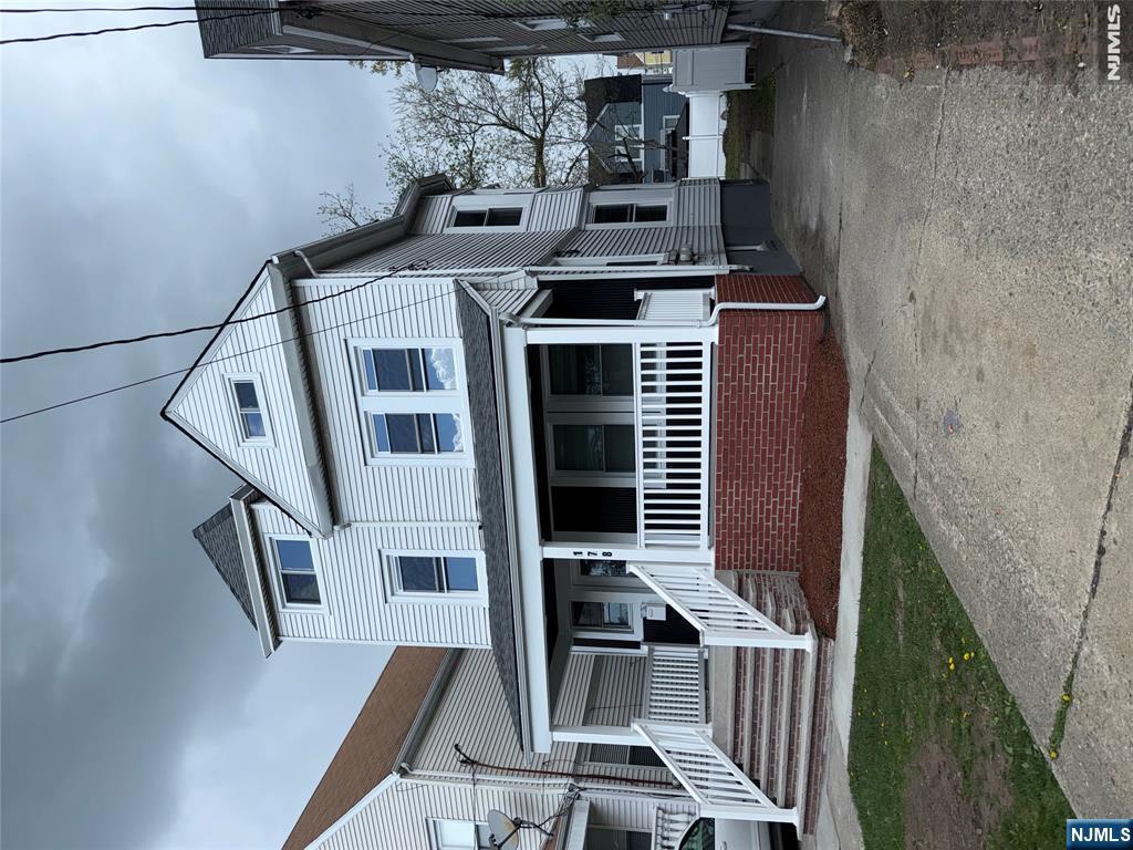 178 Berry Street - Photo 2