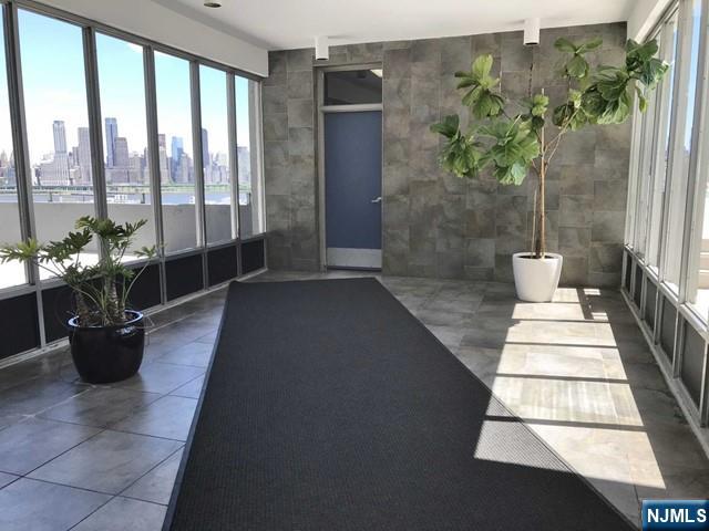Breezeway to Garage and Promenades