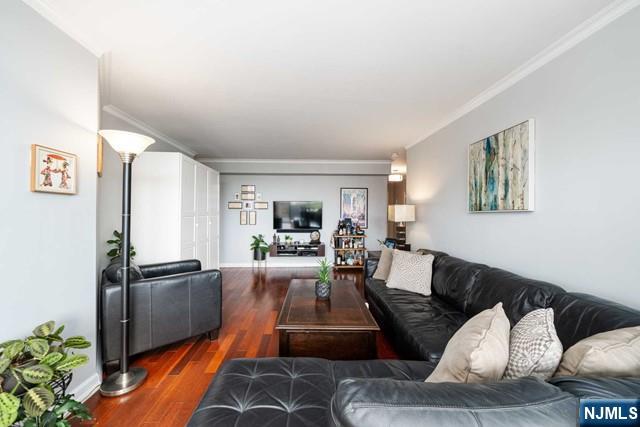 Living/Dining Area