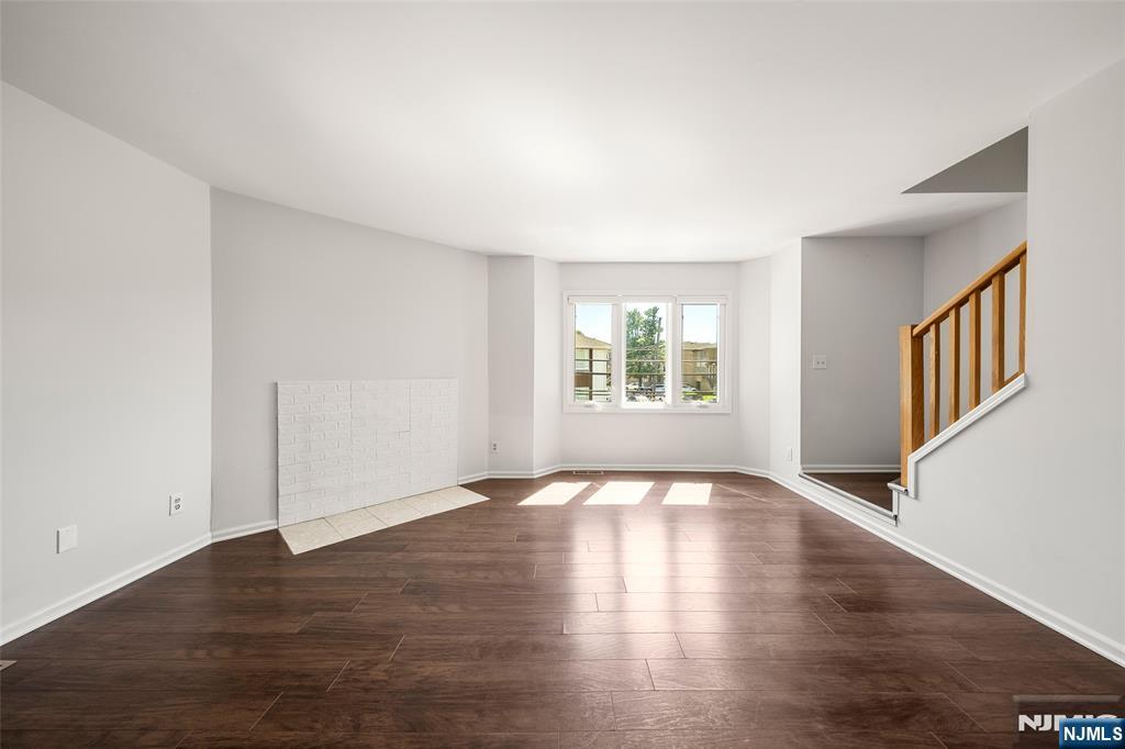 161 Roosevelt Place - Photo 4