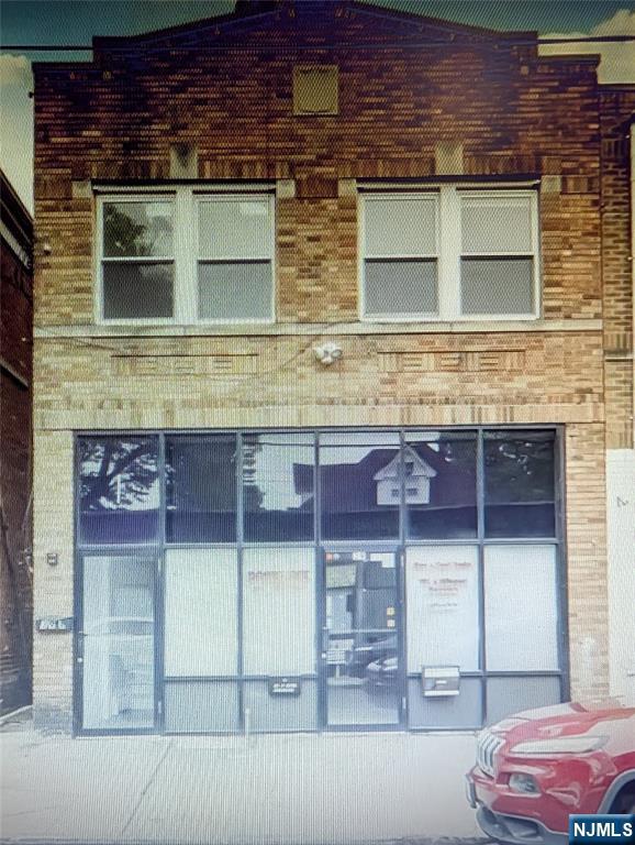 39 Fort Lee Road - Photo 1