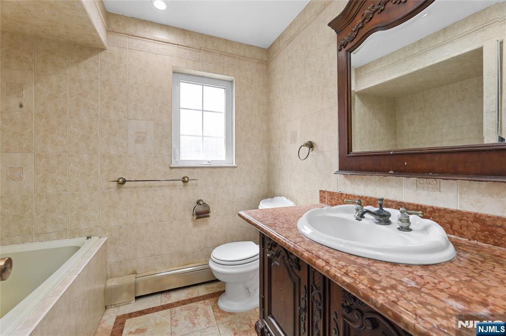 51 Anderson Avenue — photo 24