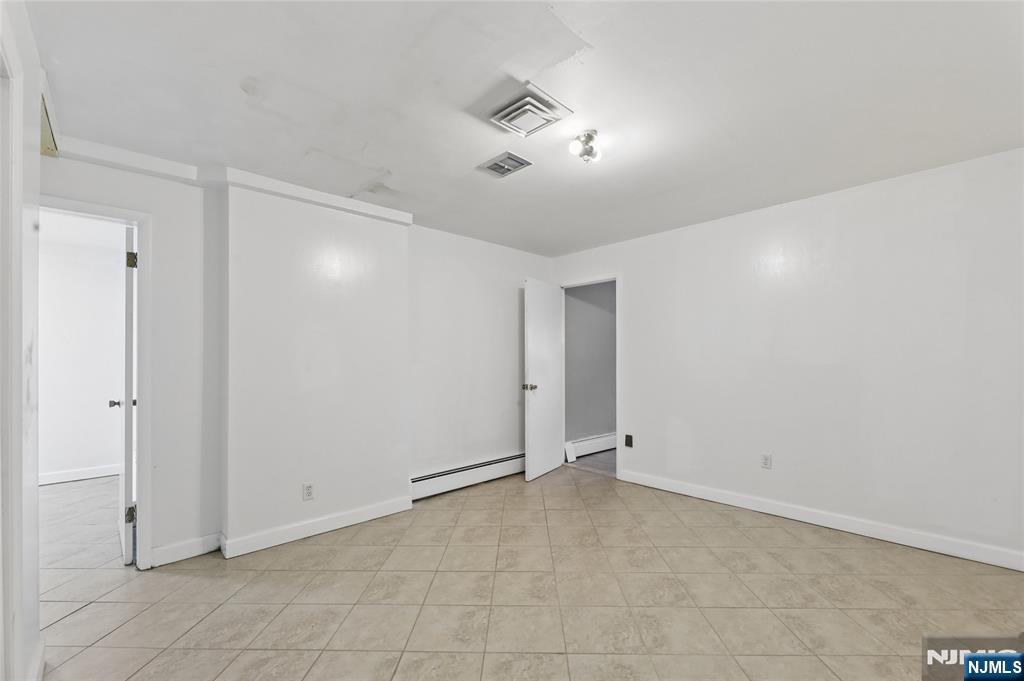 51 Anderson Avenue — photo 36
