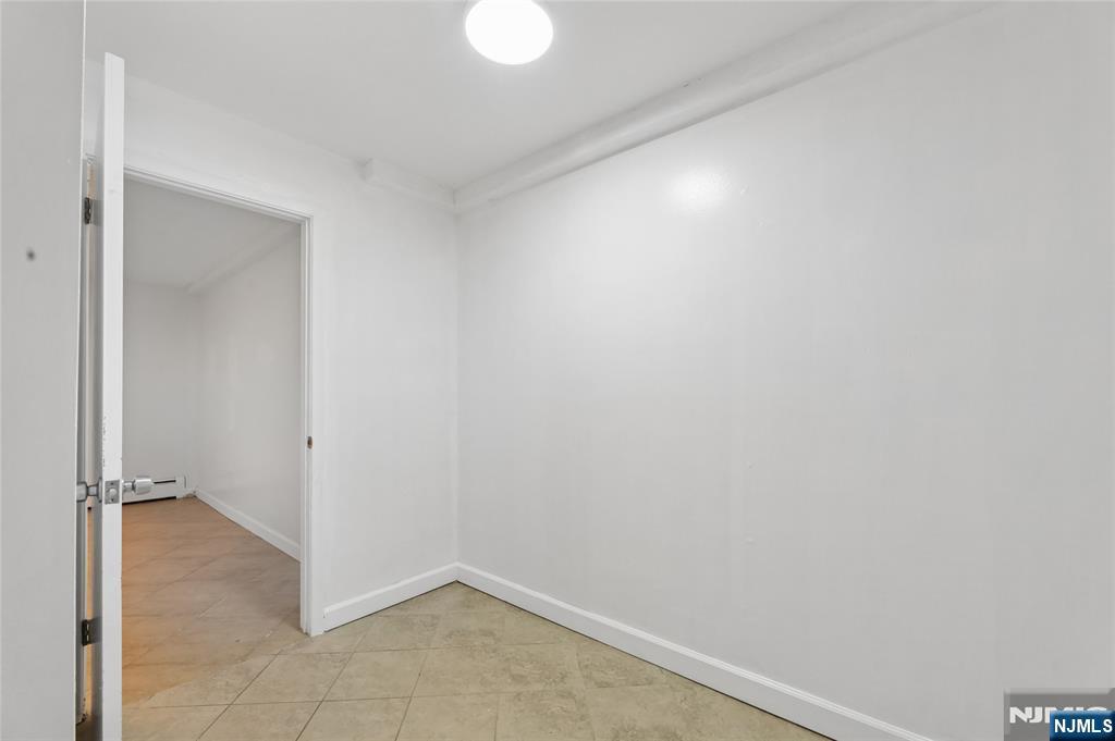 51 Anderson Avenue — photo 39