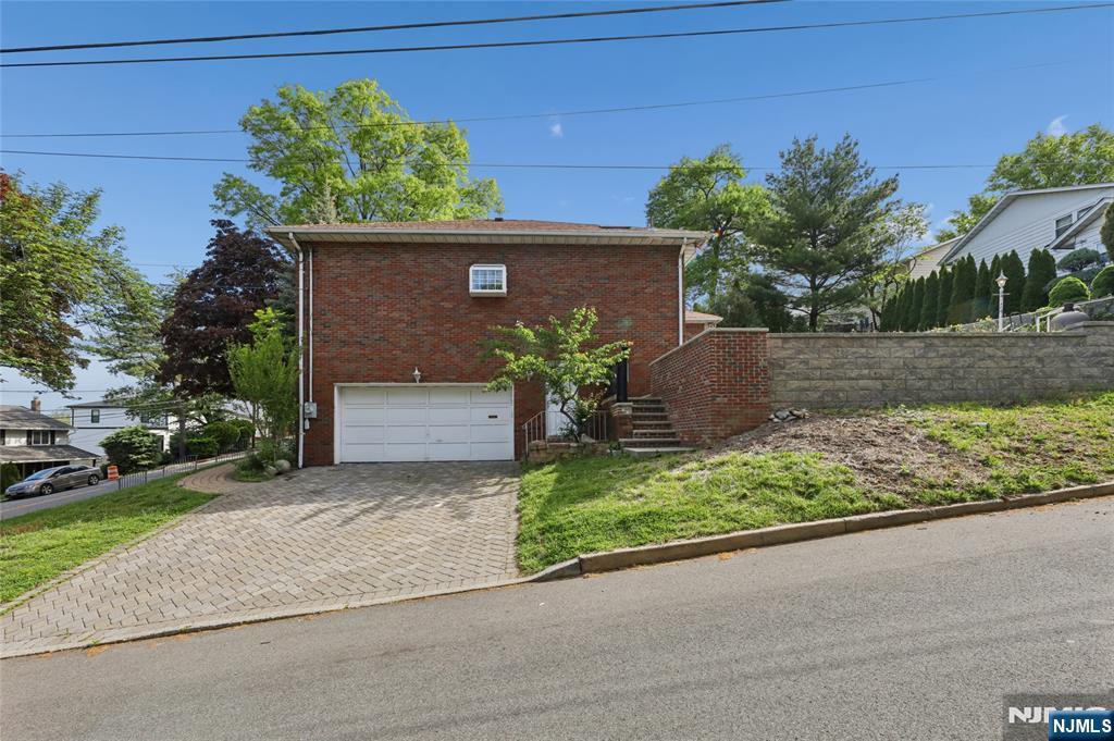 51 Anderson Avenue — photo 48