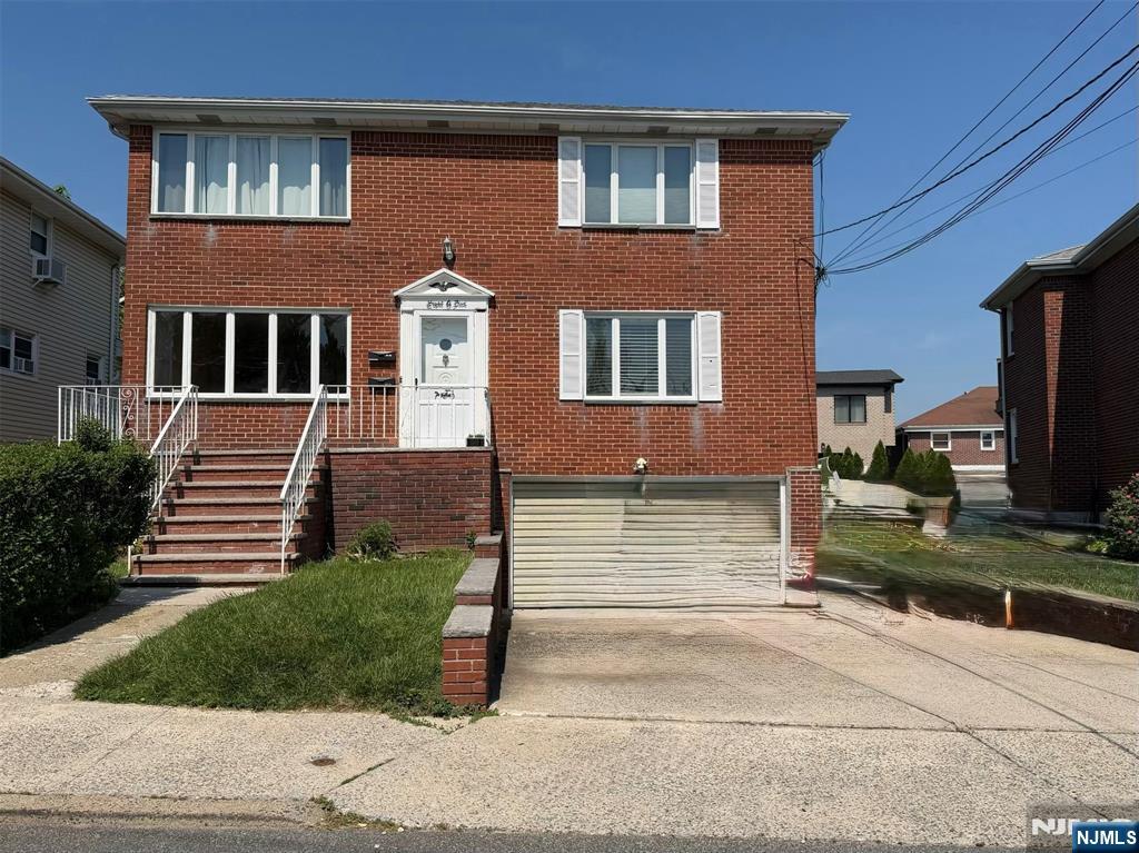 805 Harvard Place 1 - Photo 1