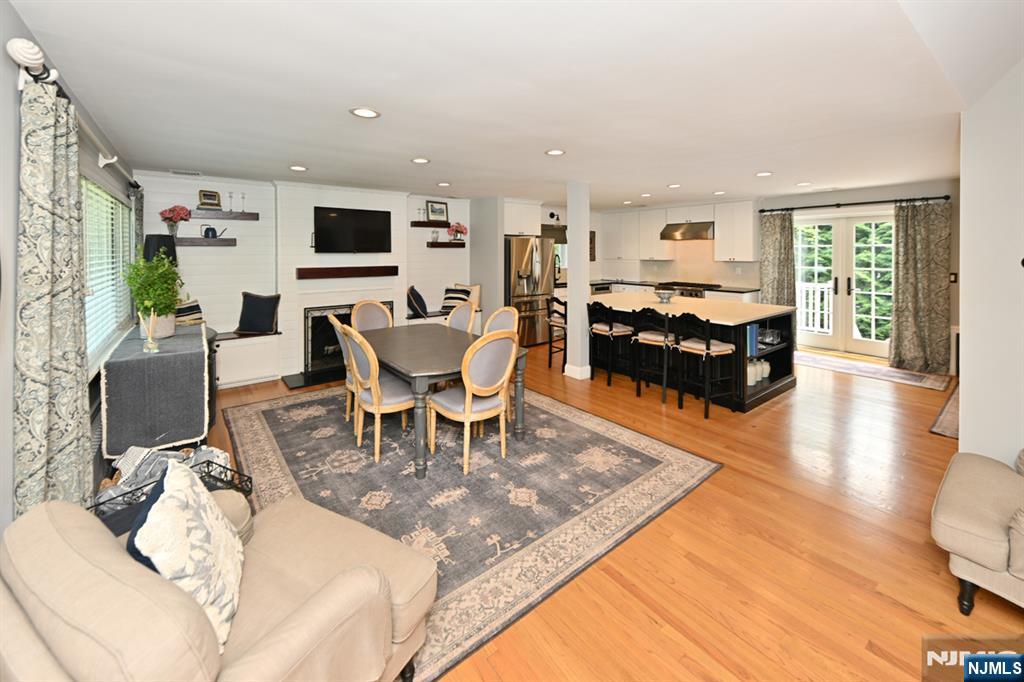 619 Montview Place - Photo 5