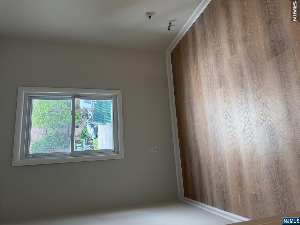 50 Orient Way - Photo 4