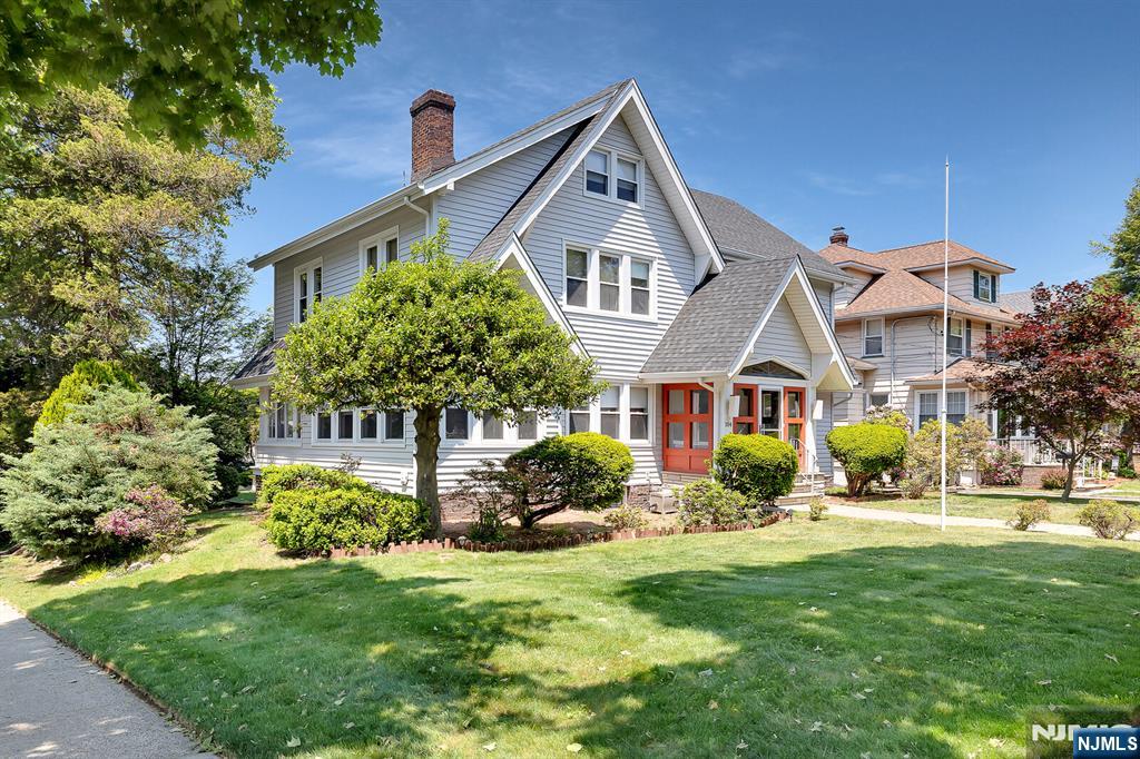 104 Carmita Avenue - Photo 2