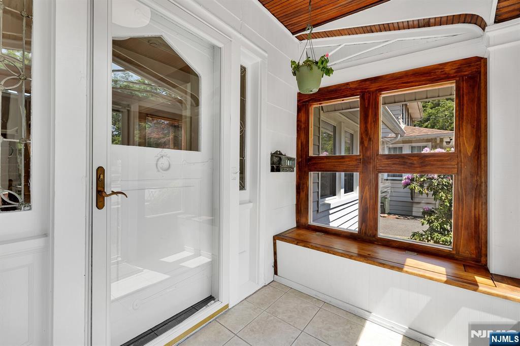 104 Carmita Avenue - Photo 4