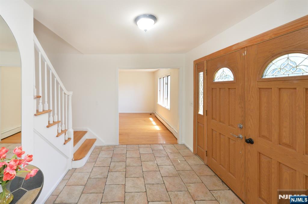 203 Mountain Avenue - Photo 4