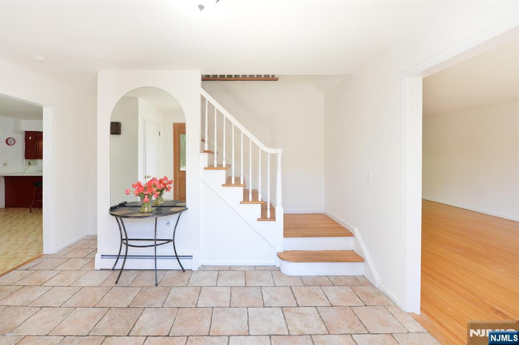 203 Mountain Avenue - Photo 5