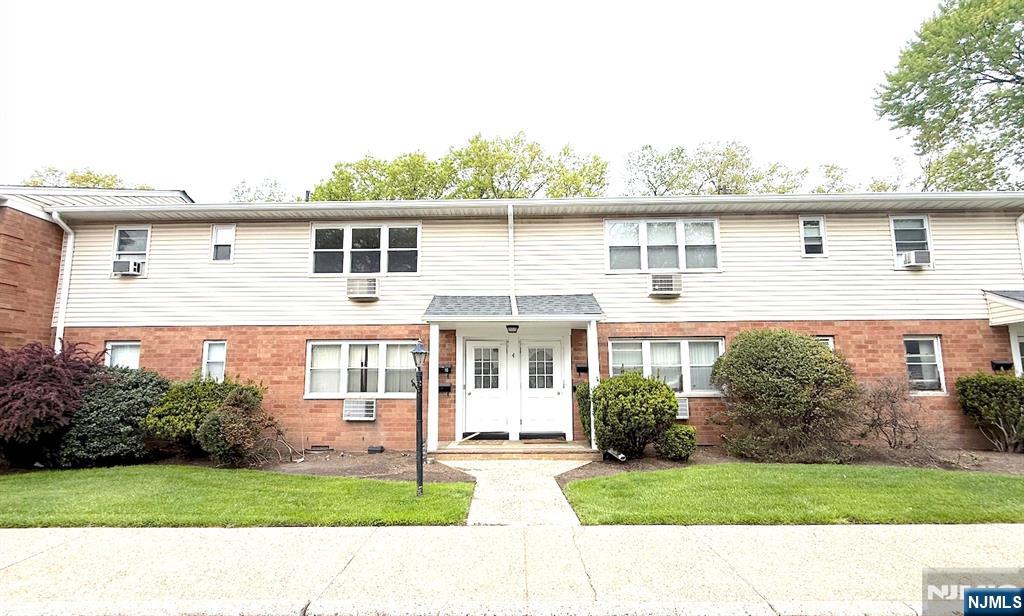 4 Lakeview C - Photo 1