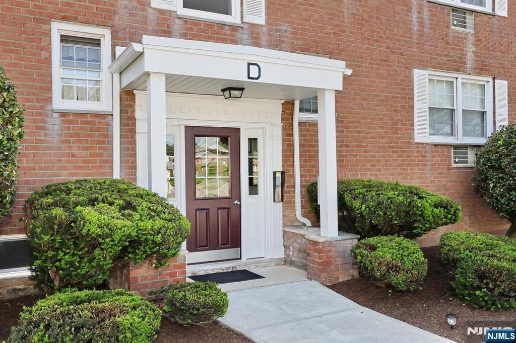 565 Grove Street D-16 - Photo 4