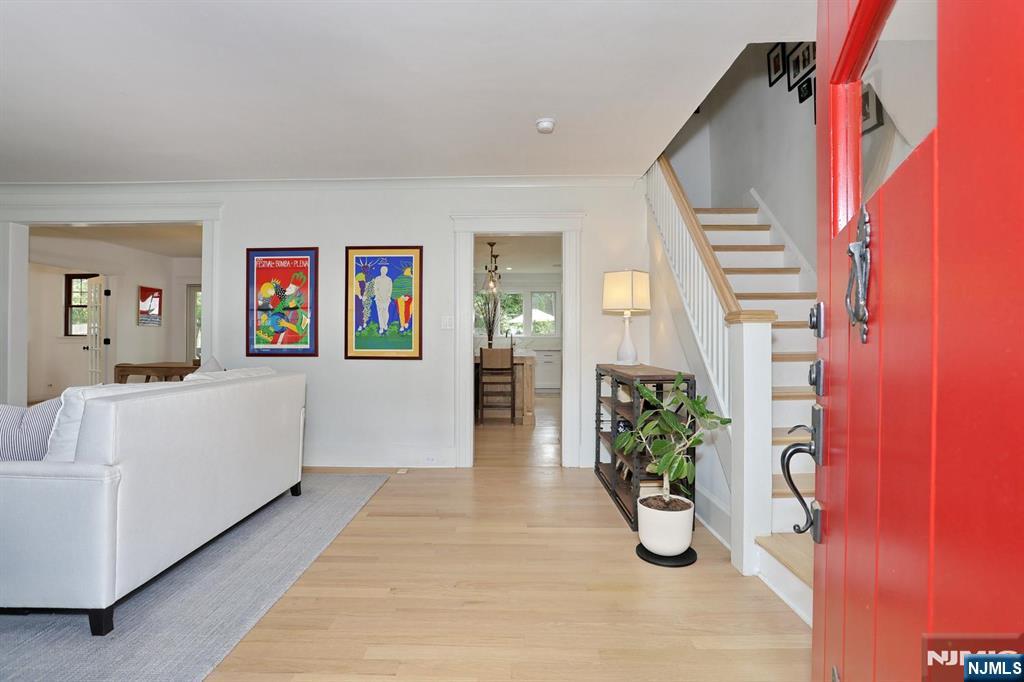 425 Wastena Terrace - Photo 2