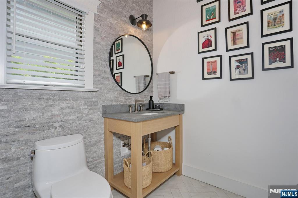 425 Wastena Terrace, Ridgewood, NJ 07450 Listing Photo  16