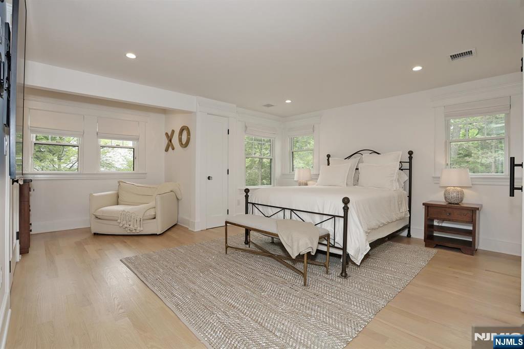 425 Wastena Terrace, Ridgewood, NJ 07450 Listing Photo  17