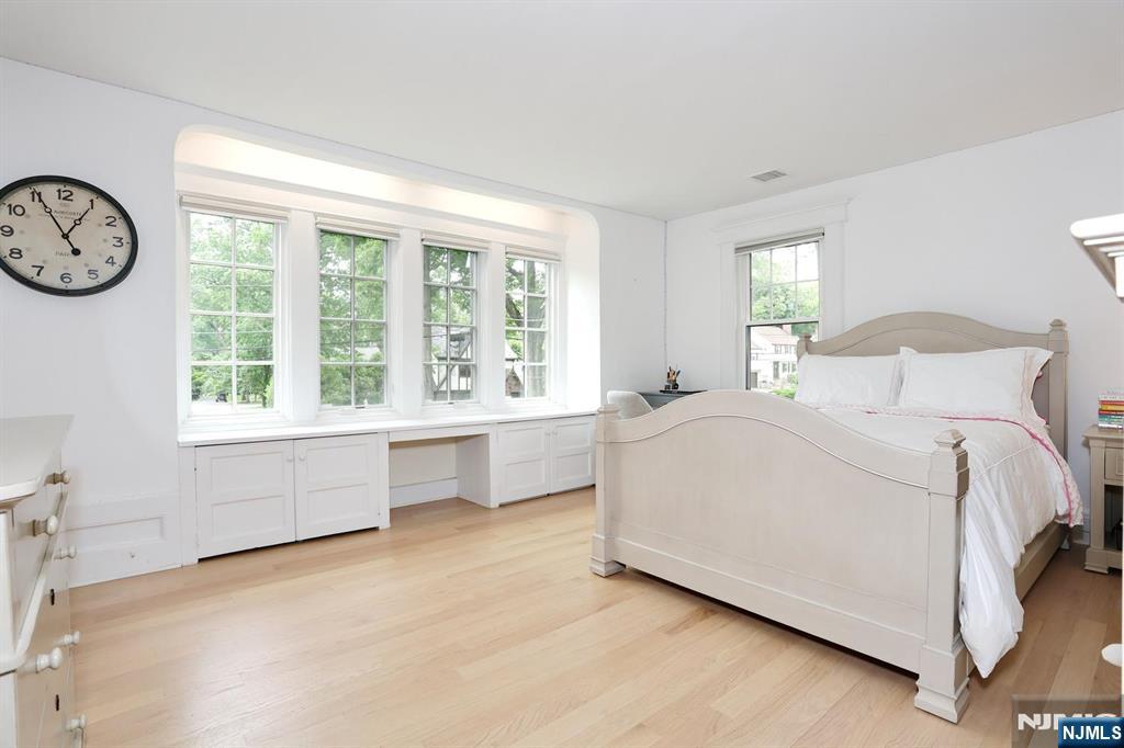 425 Wastena Terrace, Ridgewood, NJ 07450 Listing Photo  22