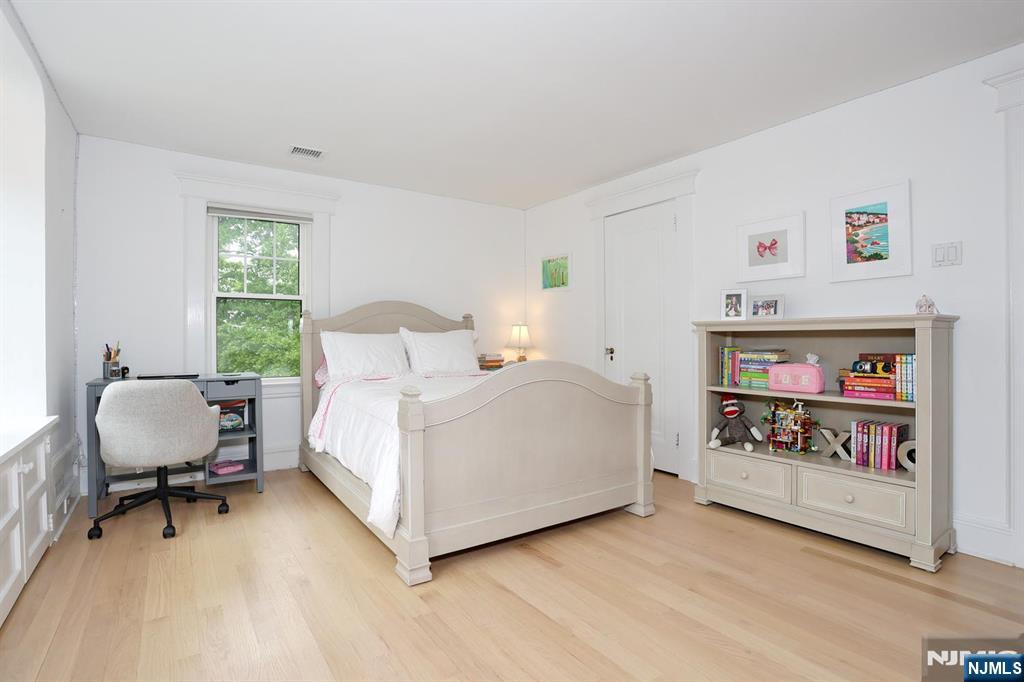 425 Wastena Terrace, Ridgewood, NJ 07450 Listing Photo  23