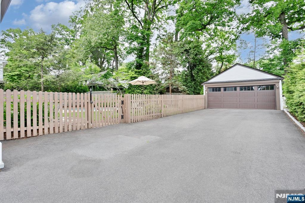 425 Wastena Terrace, Ridgewood, NJ 07450 Listing Photo  36