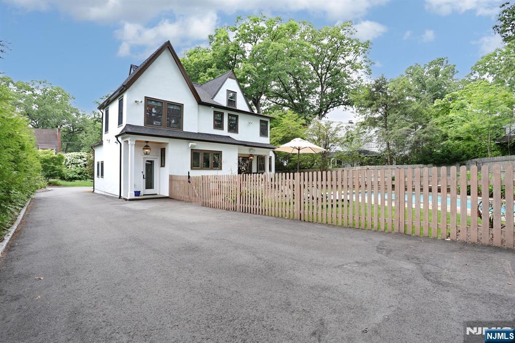 425 Wastena Terrace, Ridgewood, NJ 07450 Listing Photo  37