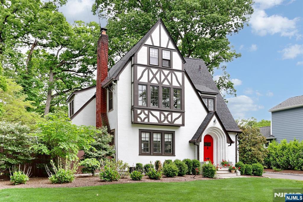 425 Wastena Terrace, Ridgewood, NJ 07450 Listing Photo  44