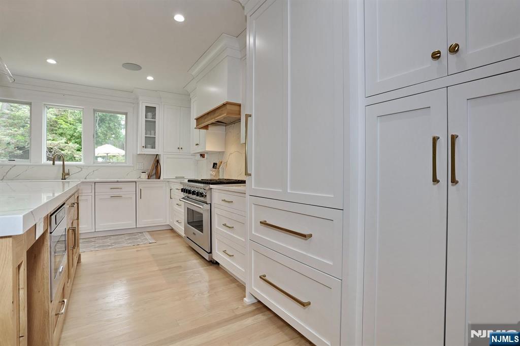 425 Wastena Terrace, Ridgewood, NJ 07450 Listing Photo  9