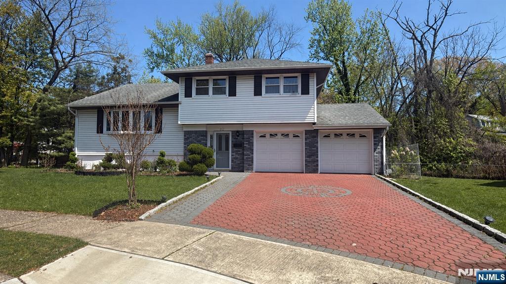 60 Sergent Ct, Bergenfield, NJ 07621