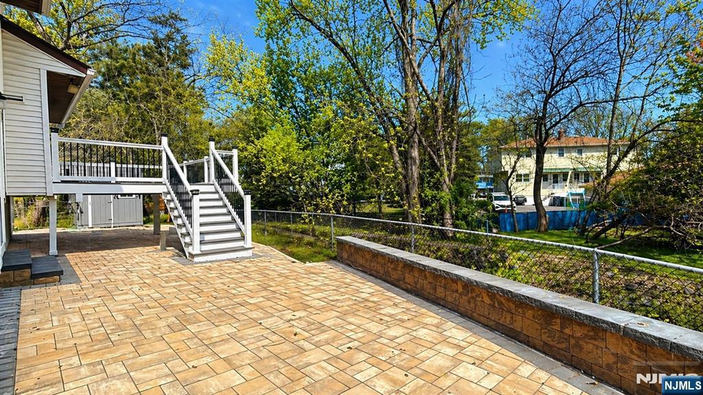 60 Sergent Ct, Bergenfield, NJ 07621