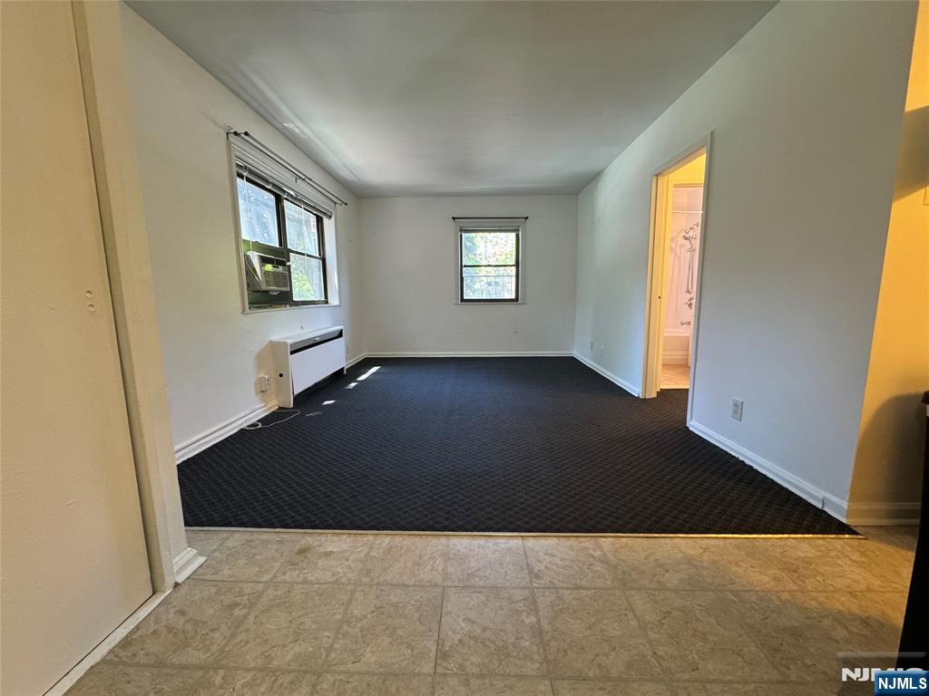 411 Park 2J - Photo 1