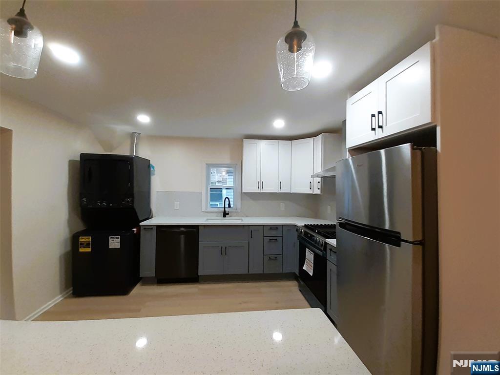 213 Elm Avenue 2Fl - Photo 2